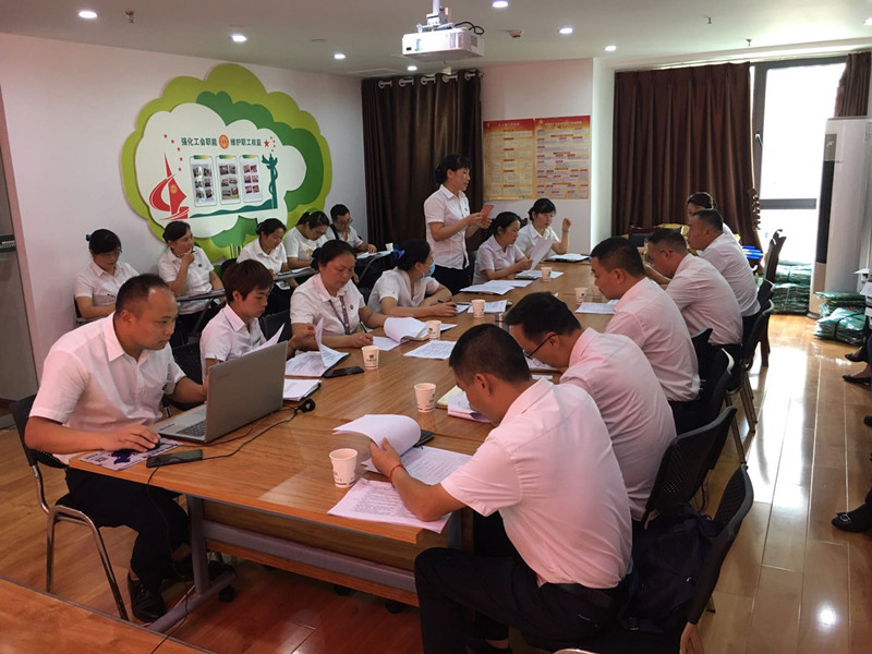 抗洪搶險，我們爭分奪秒！